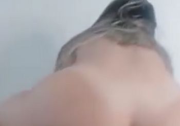 Gordinha Safada Cavalgando no Cu Até o Talo
